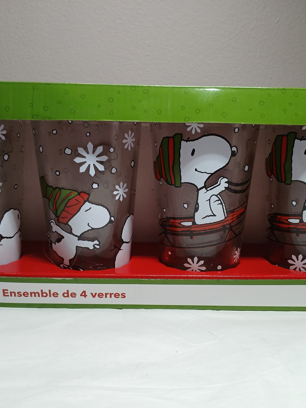 Peanuts Snoopy Holiday Glass Cups Set of 4 - Red & Green New In Box